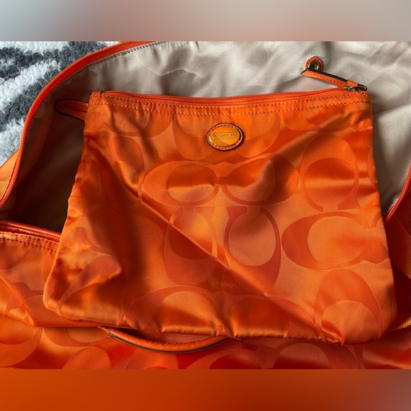 Orange Coach-like design duffel bag with removable inside zipper pouch. - Picture 5 of 7